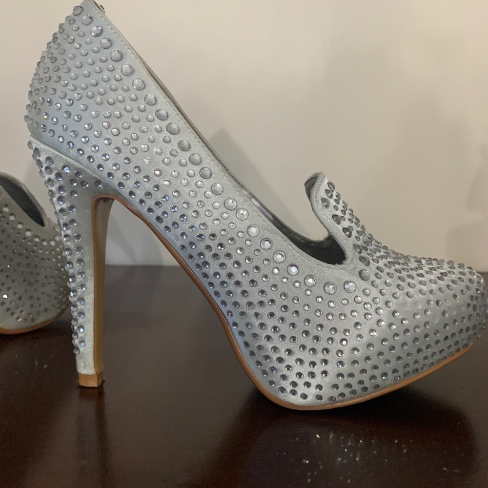 Heels - Picture 2 of 11